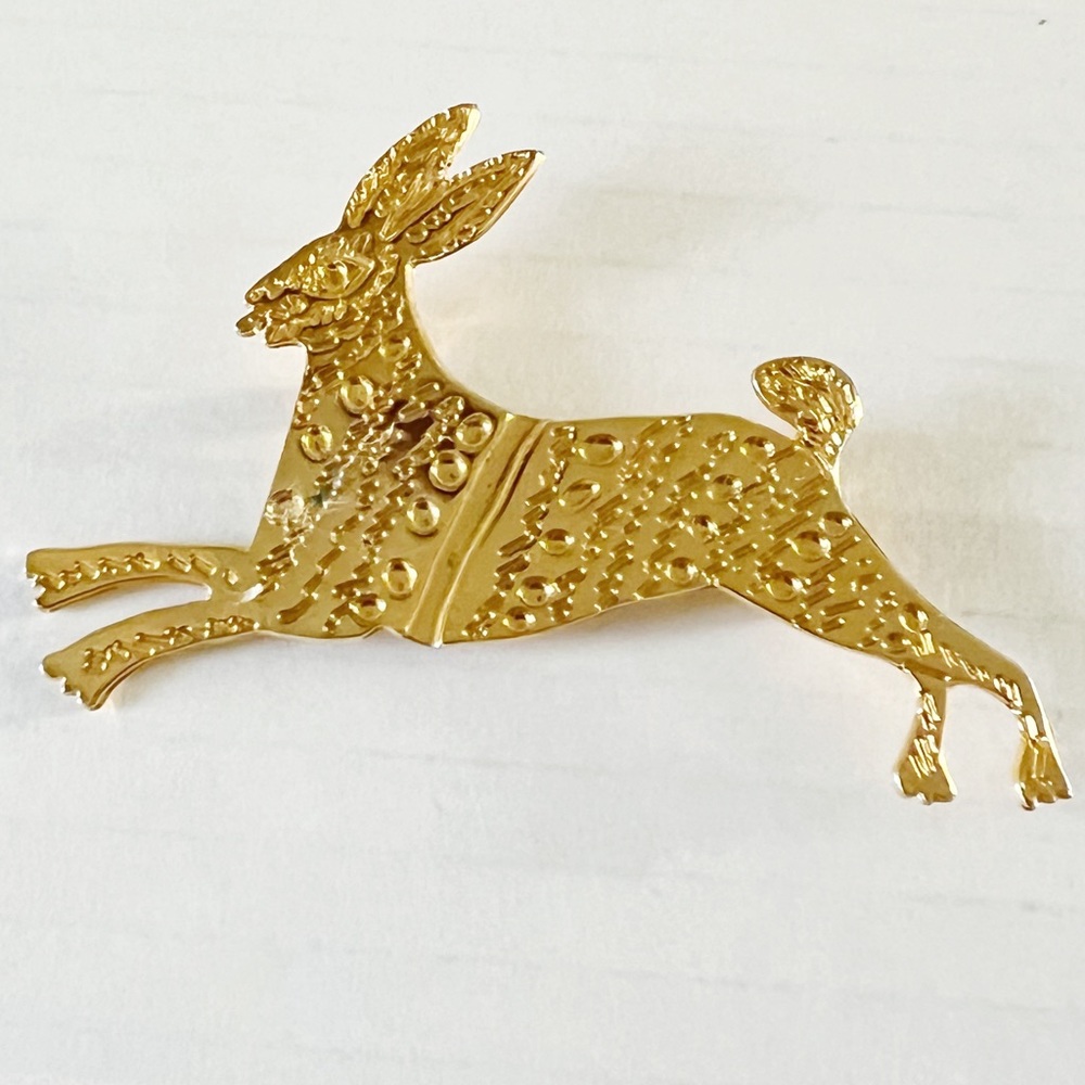 Vintage Christmas Gold Tone Deer Shaped Brooch